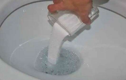 Pour A Glass Of Salt In The Toilet The Result Will Amaze You